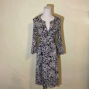 Diane von Furstenberg Women’s Long Sleeve Silk Wrap Dress Size 6 Black cream